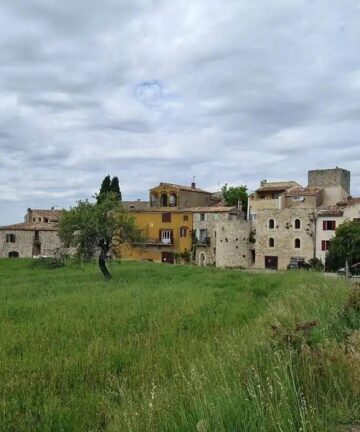 Visite de Caseneuve, Guide Lubéron, Visiter Lubéron, Guide Caseneuve