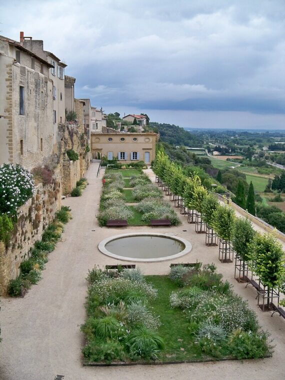 Lauris Luberon, Guide Lauris, Visiter Luberon, Guide Luberon