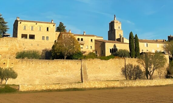 Guide Maubec, Guide Luberon, Visiter Luberon, Luberon Tourisme