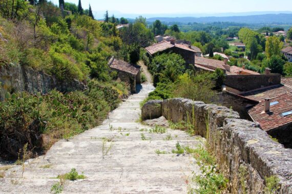 Visite de Cabrières Aigues Lubéron, Visiter Lubéron, Guide Lubéron, Guide Cabrières d'Aigues