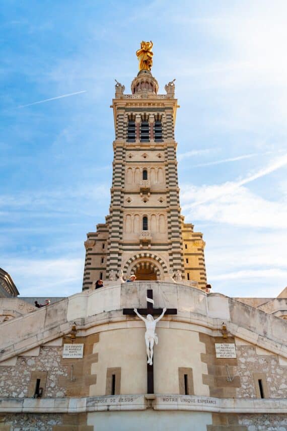 Guide Marseille, Visiter Notre Dame de la Garde avec un guide, Guide Touristique Marseille